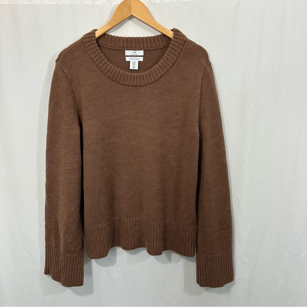 Halston 100% Merino Wool Knit Relaxed Fit Crewneck Sweater in Brown